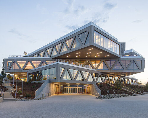 bjarke ingels completes stacked science center for claremont mckenna college in california